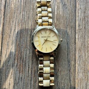 Michael Kohrs Gold watch : model 4285